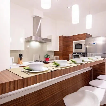 - Balcony - Large And Comfy Appartement Boedapest