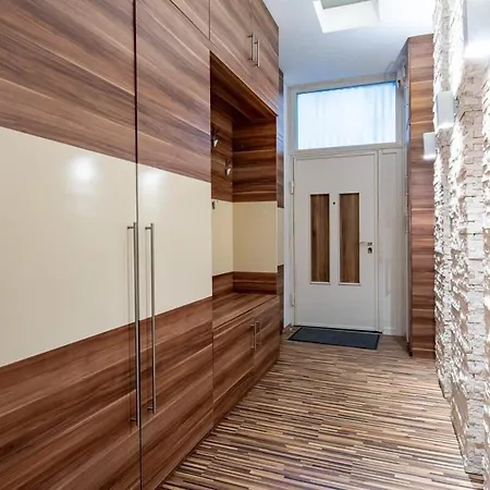Апартаменты - Balcony - Large And Comfy