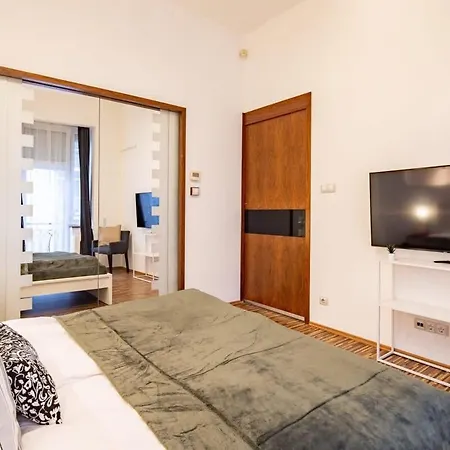 - Balcony - Large And Comfy Будапешт