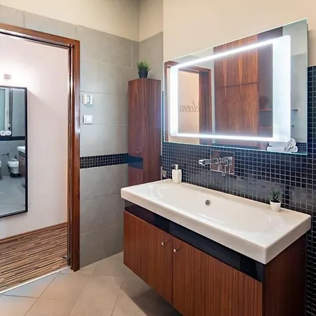 - Balcony - Large And Comfy דירה בודפשט