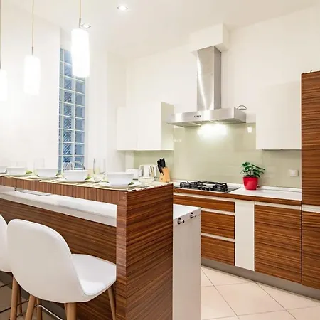 דירה - Balcony - Large And Comfy
