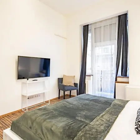 דירה - Balcony - Large And Comfy *