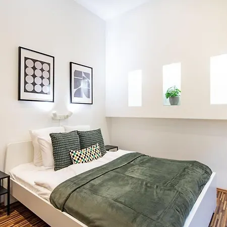 דירה - Balcony - Large And Comfy